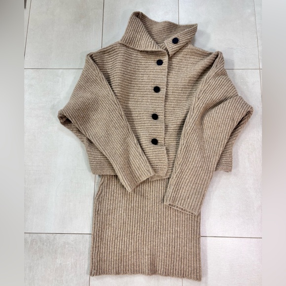 Stylish Tan Knit Sweater and Mini Skirt - Picture 9 of 9